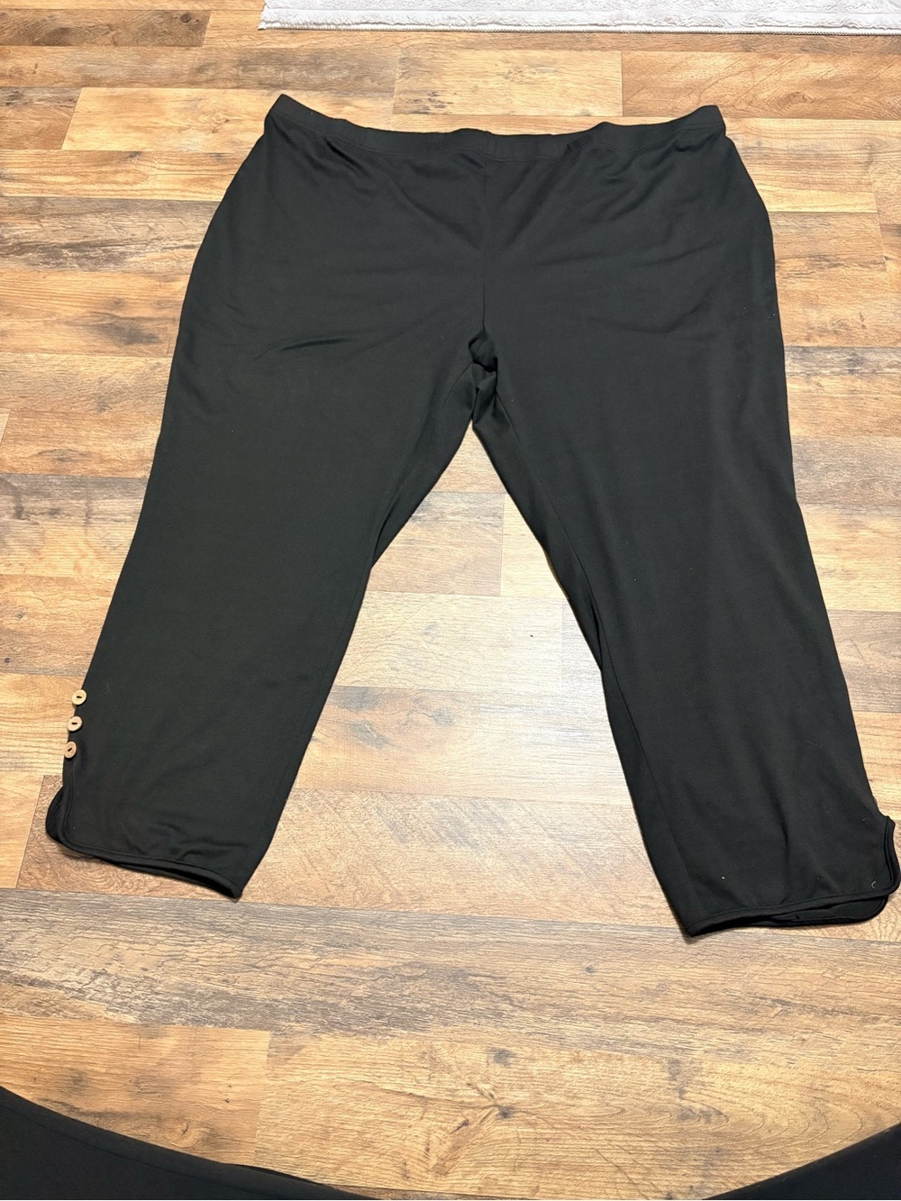SHEIN Curve Black Cropped Leggings Button Detail Hem Stretch Size 7XL - Picture 2 of 7